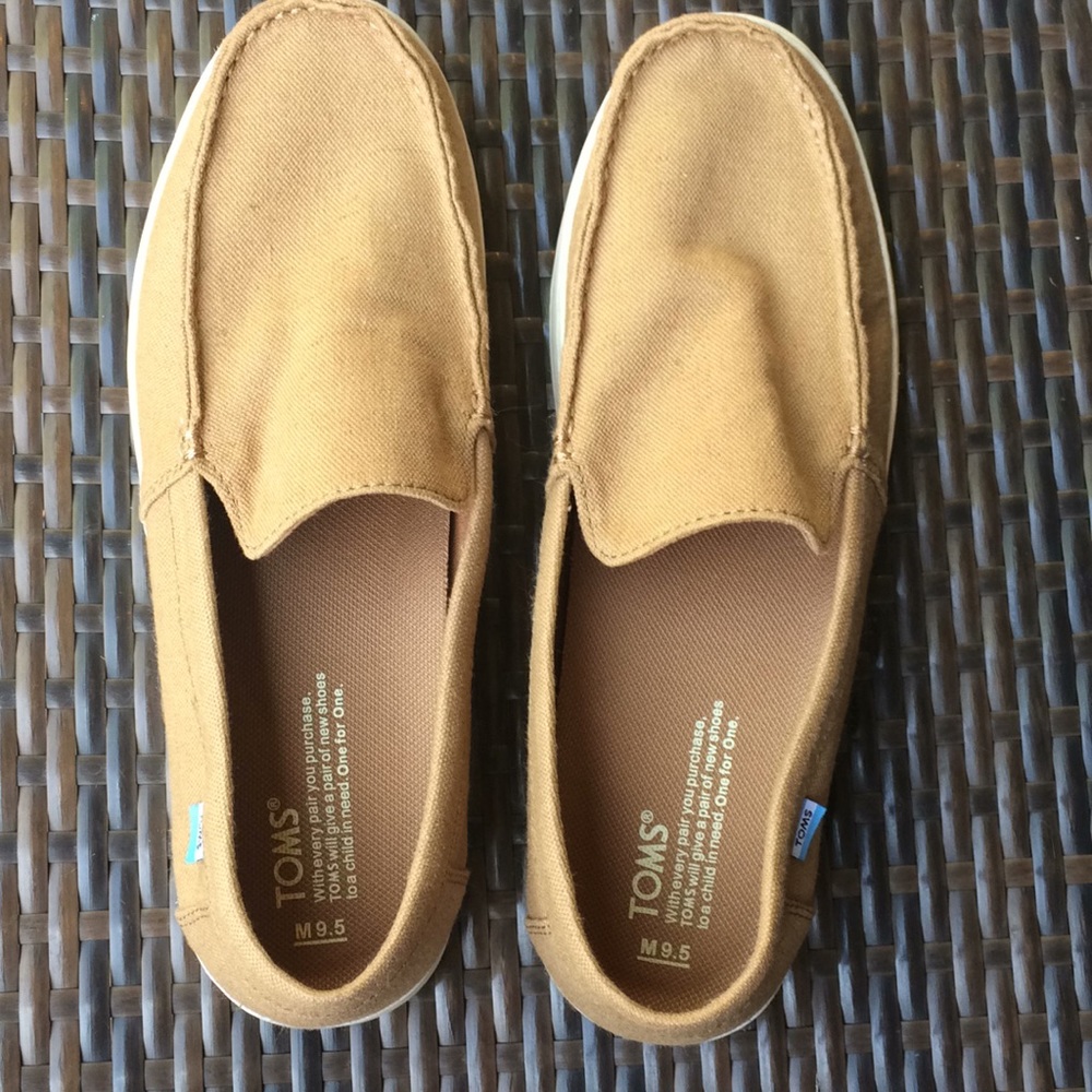 NWOT TOMS men’s vegan